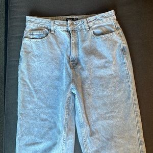 Shein Womens size 32 light wash denim jeans. High Rise, Straight Cut.